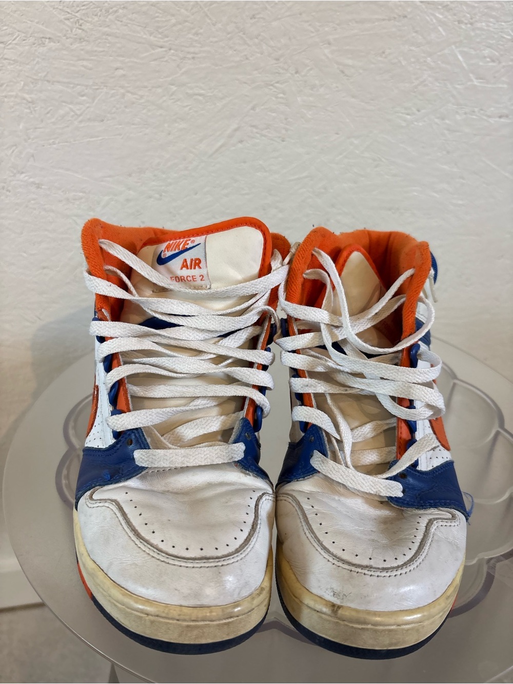 Vintage 90s New York Knicks Nike High-Top Sneakers in White, Orange & Blue - Picture 3 of 5
